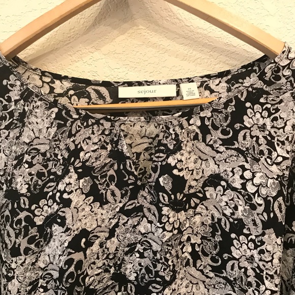 Sejour Short Sleeved Floral Top Nordstrom 2X HP - Picture 4 of 8